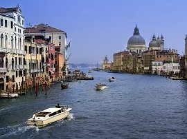 2 vencie with private baot 