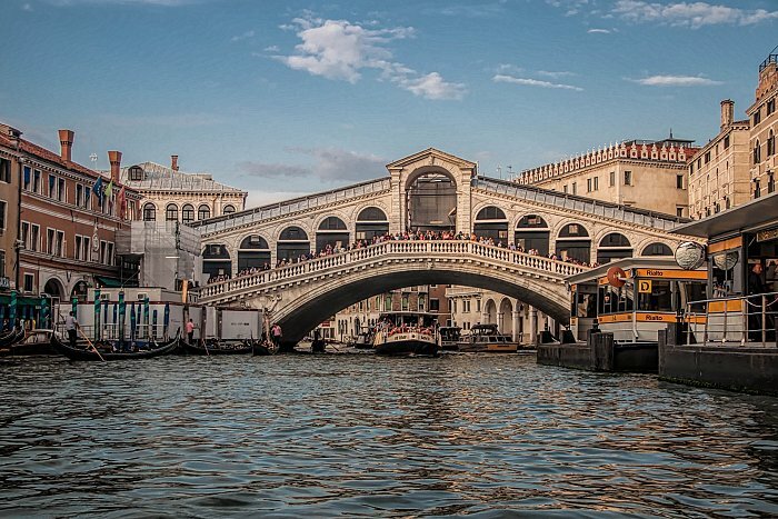 Private Tour of the Grand Canal with Water Taxi and Guide