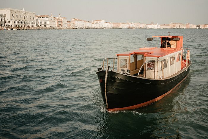 Lagoon Tour by typical Venetian boat