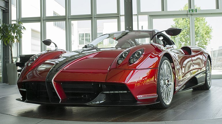 Motor Valley Tour from Venice: Visit Ferrari, Lamborghini and the Exclusive Pagani Museum ❒ Tour Leader Italy